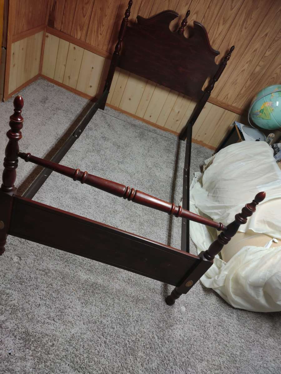 Twin Cherry Veneer bef