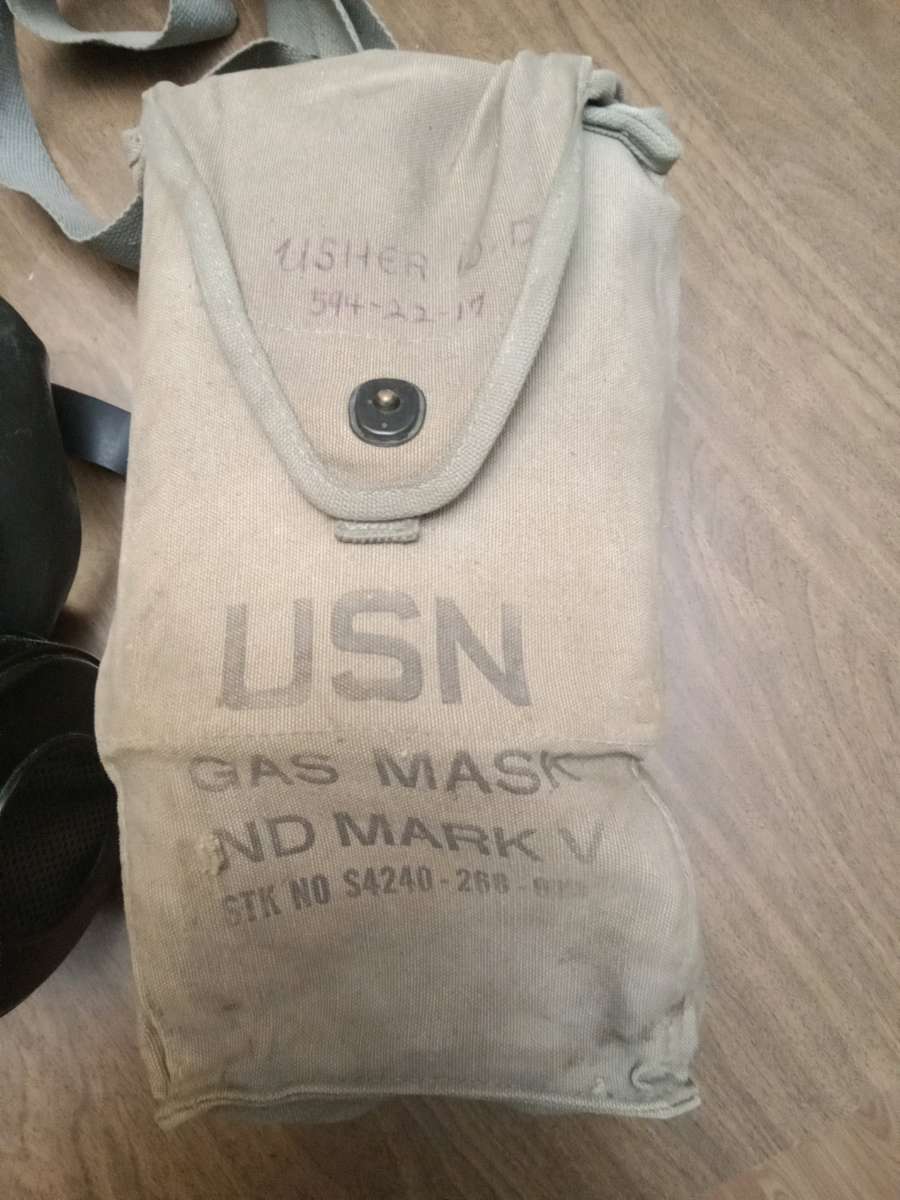 US Navy Mark V Gas Mask  USN Adjustable  with bag and extras