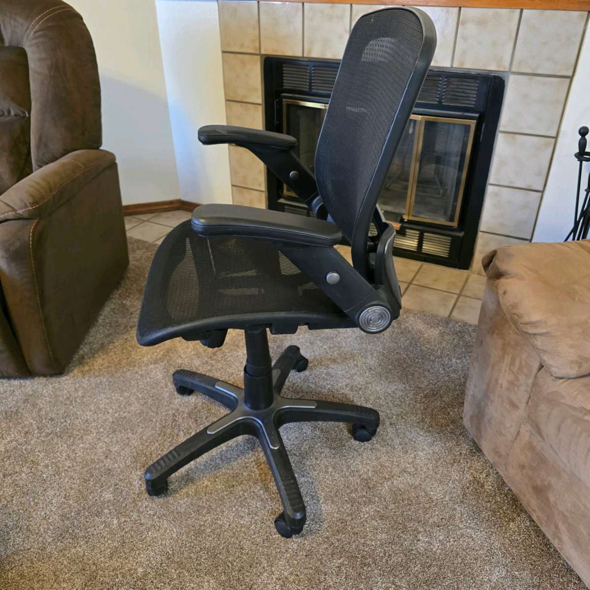 MARS Black Vented Mesh Office chair
