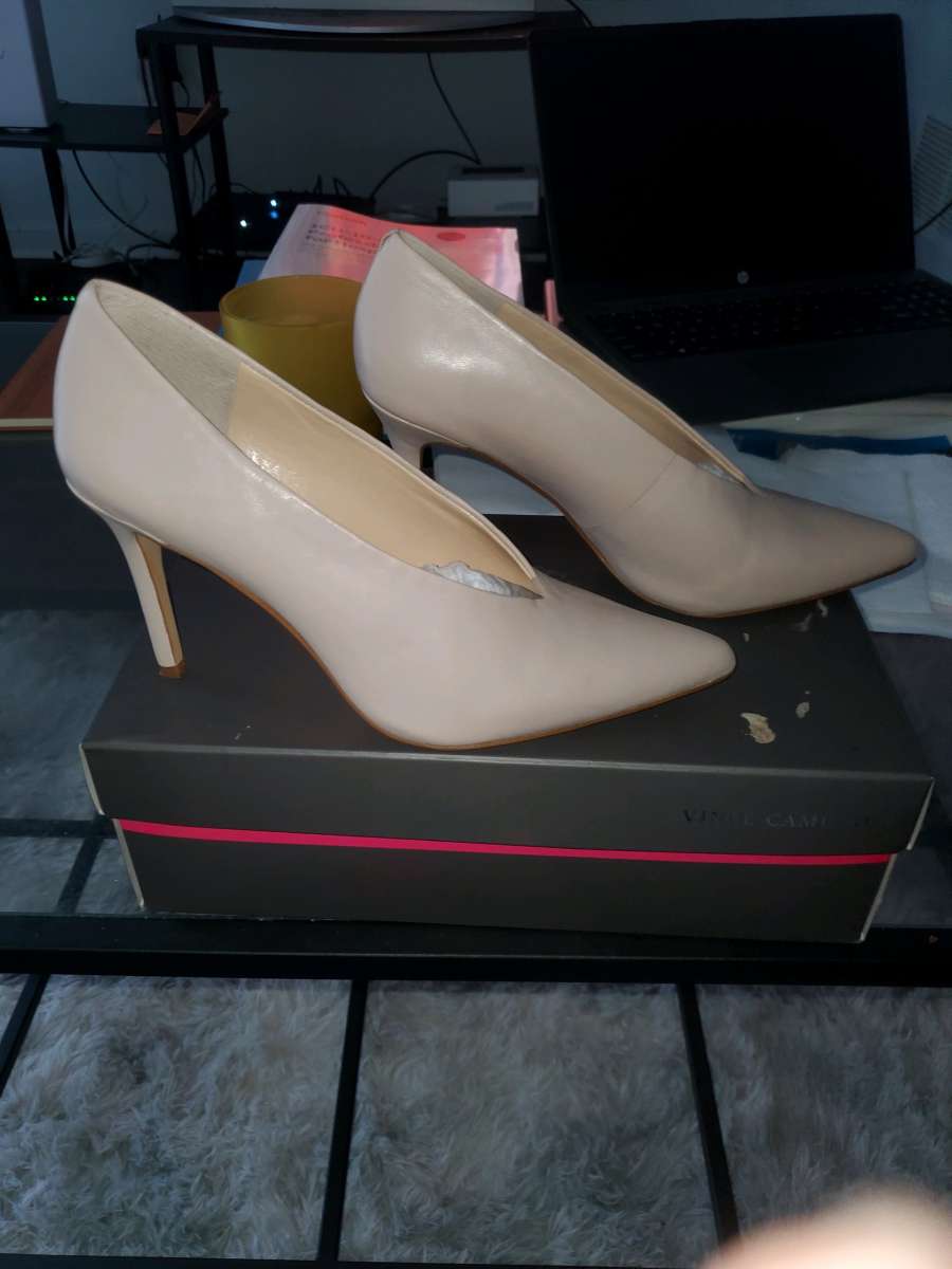 Vince camuto womans heels size 8