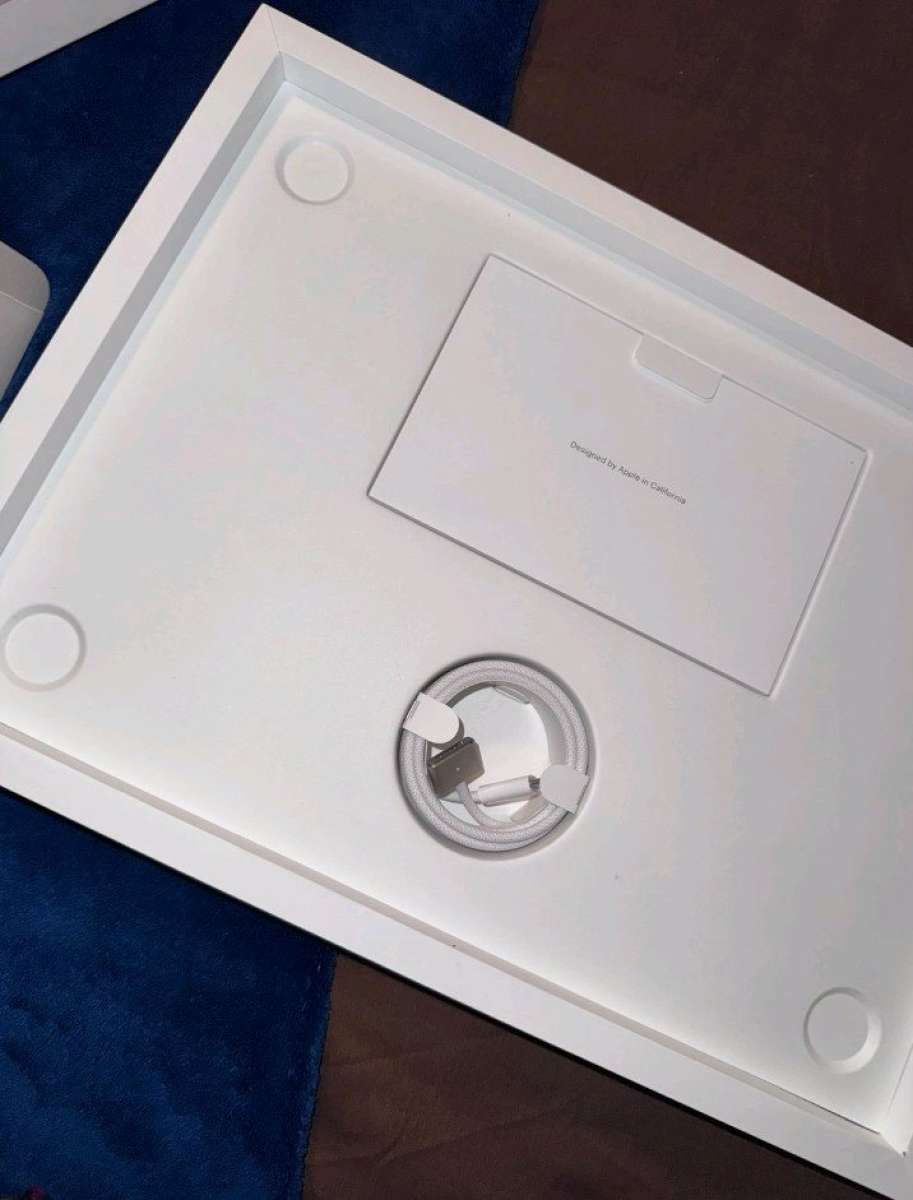 brand new 2024 MacBook air m3 15inch