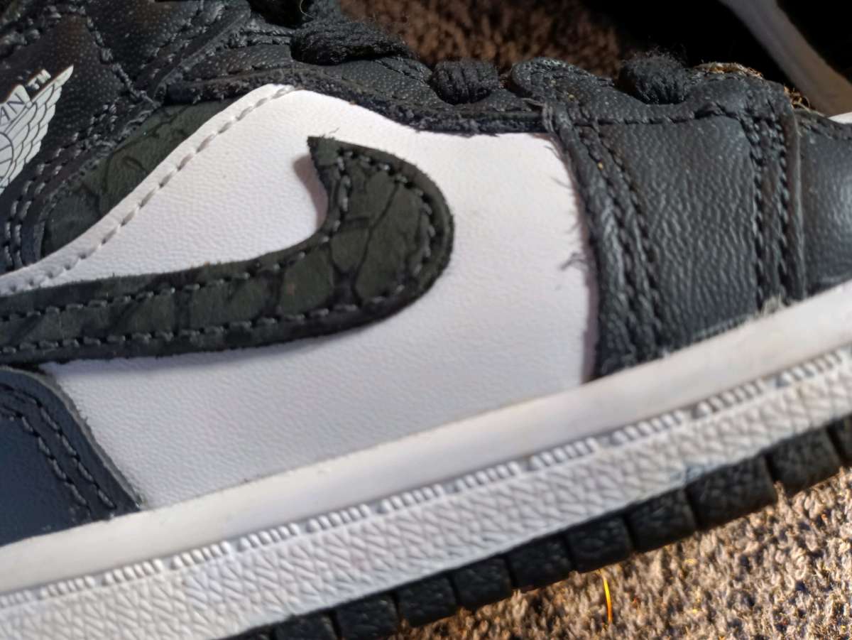 Air Jordan 1 Mid SE GS Panda Elephant infant sz 7