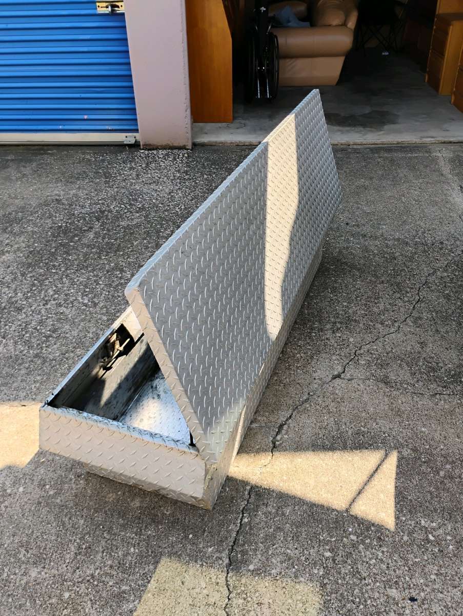 Galvanized steel diamond plate truck tool box 125 OBO