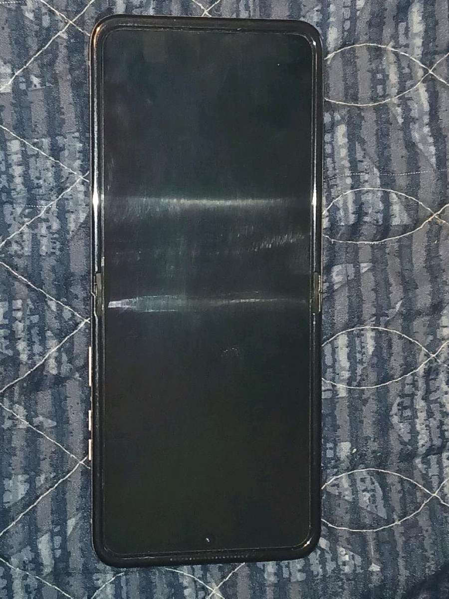 motarola Razr 2025 8 gb ram 128gb memory