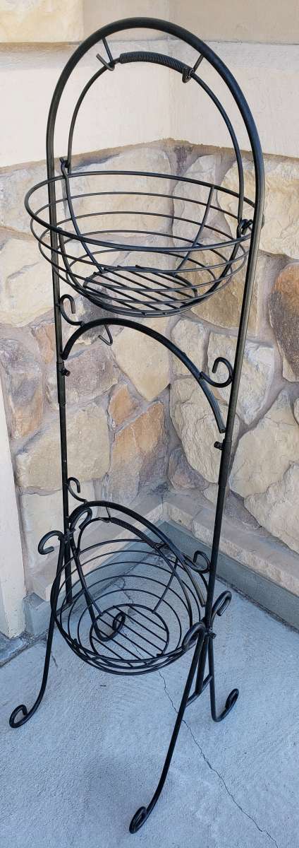Metal Fruit Basket Stand