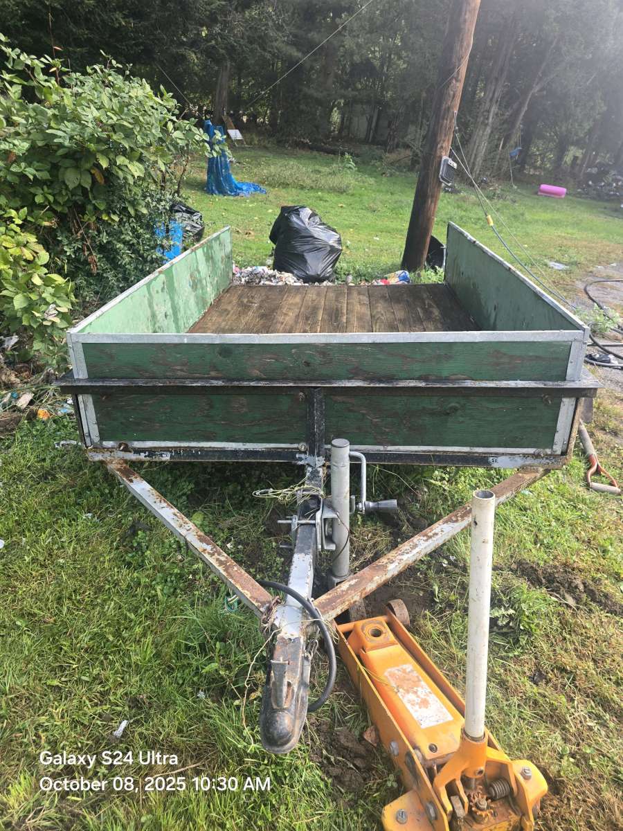 2012 5x8 Utility Trailer