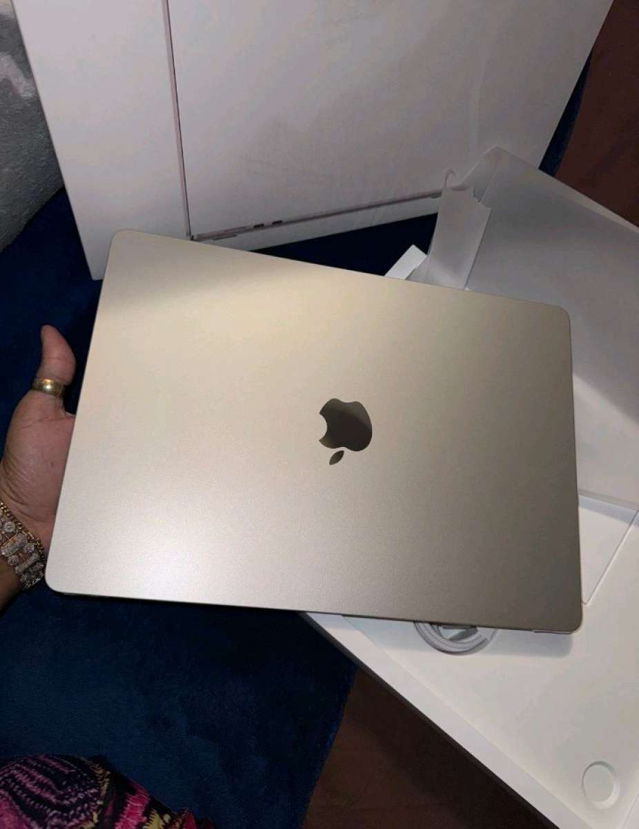 brand new 2024 MacBook air m3 15inch