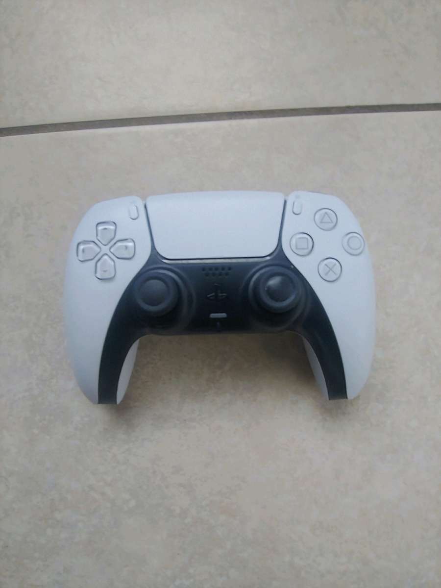 PlayStation 5 controller