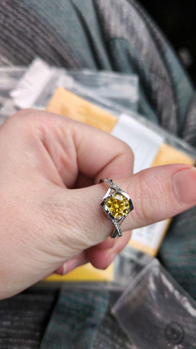 diamond ring in white gold