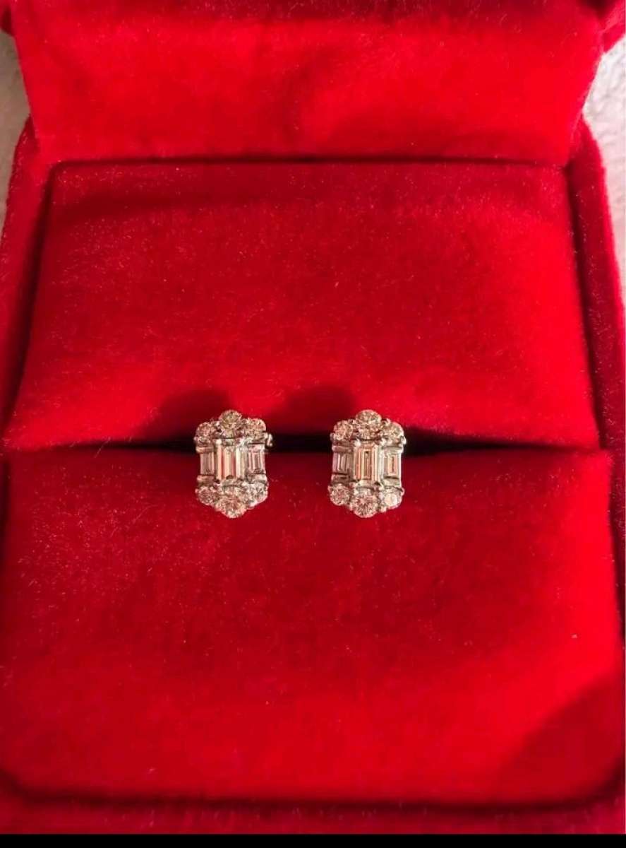 Platinum 900 natural Diamonds 40 carat total