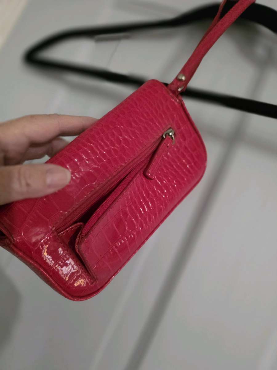 Liz Claiborne clutch wristlet wallet crocodile texture