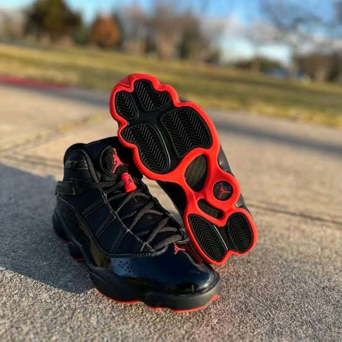 red black js