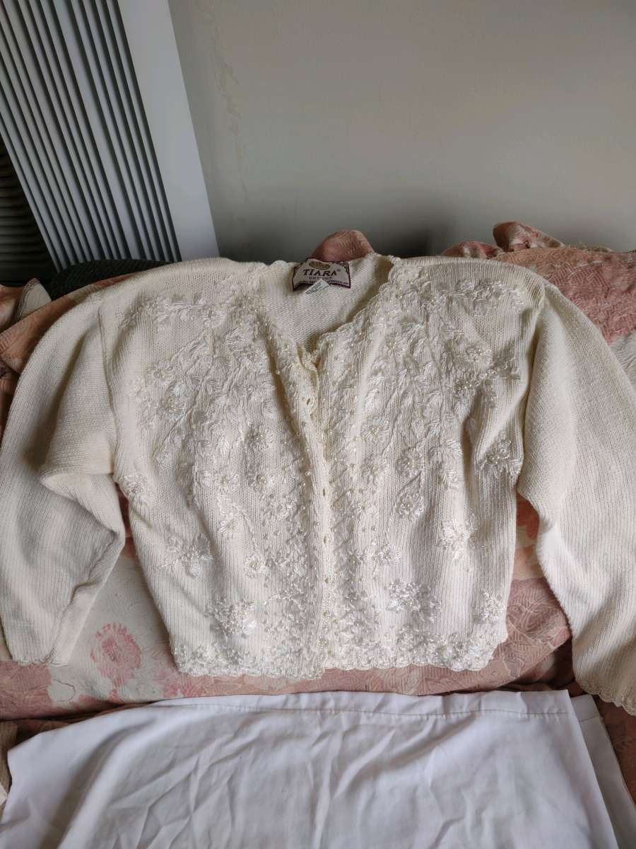 Tiara petite sweater