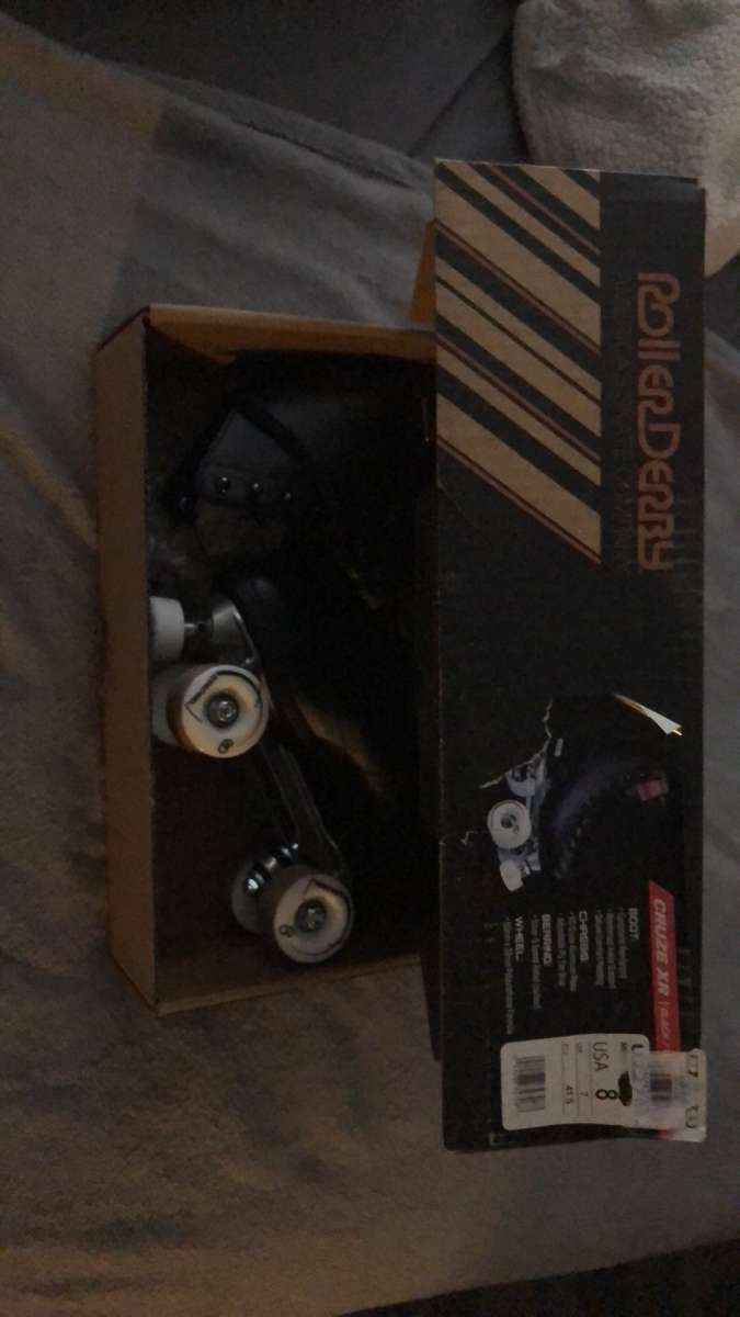 skates size 8 in women