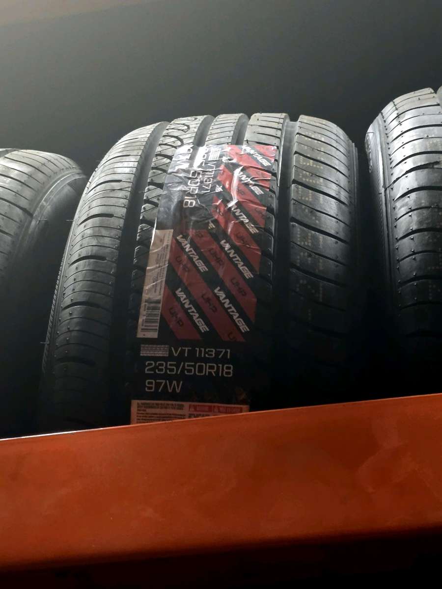 4 Vantage UHP Tires 23550R18 97W
