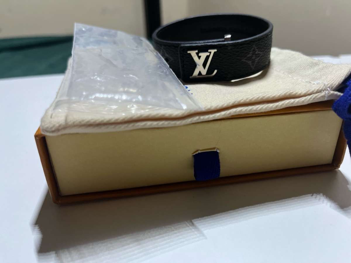 lv slim bracelet size 21