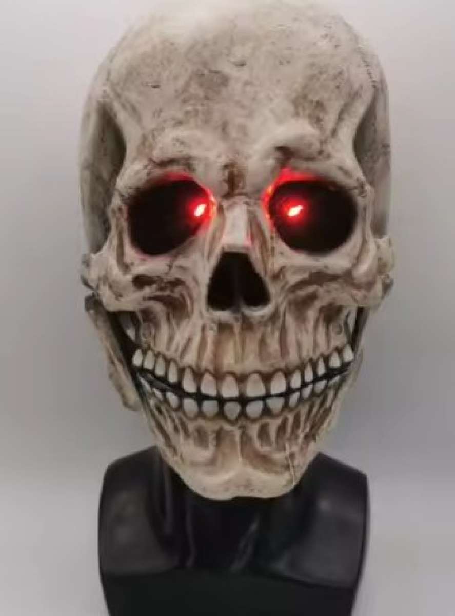 Movable Jaw skull mask 2 for 19 with glowing eyes