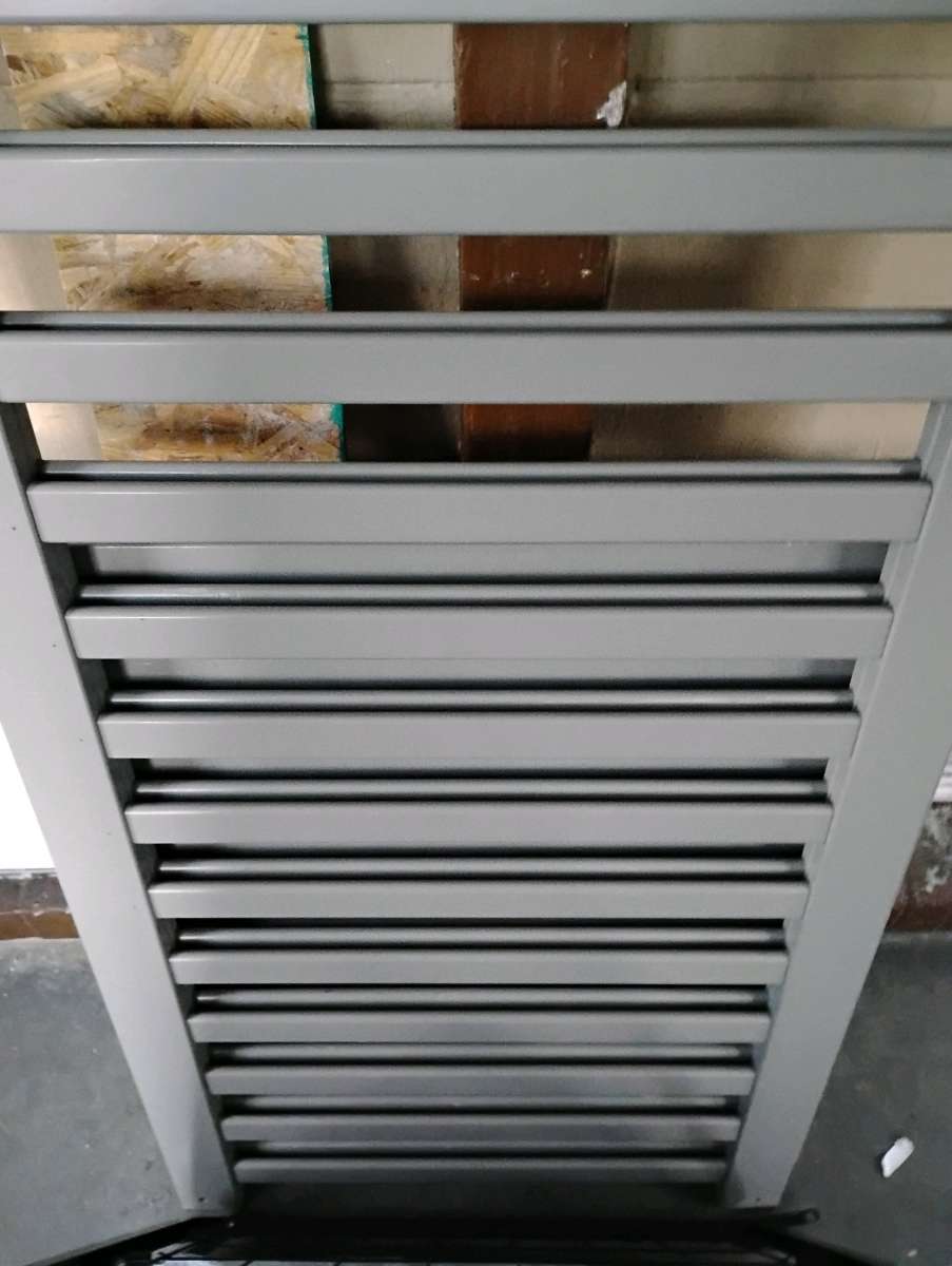 baby crib and brand new mattress