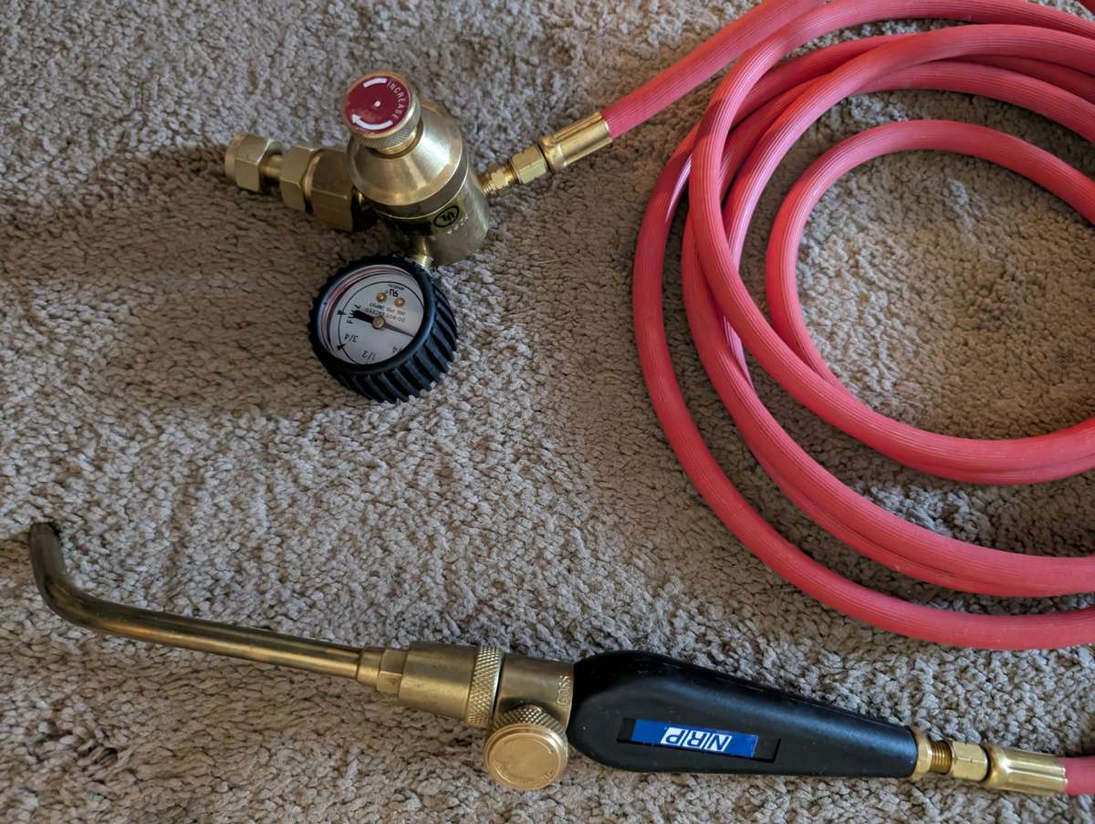 BRAND NEW GOSS Acetylene Torch Kit  Regulator Gauge 12ft Hos