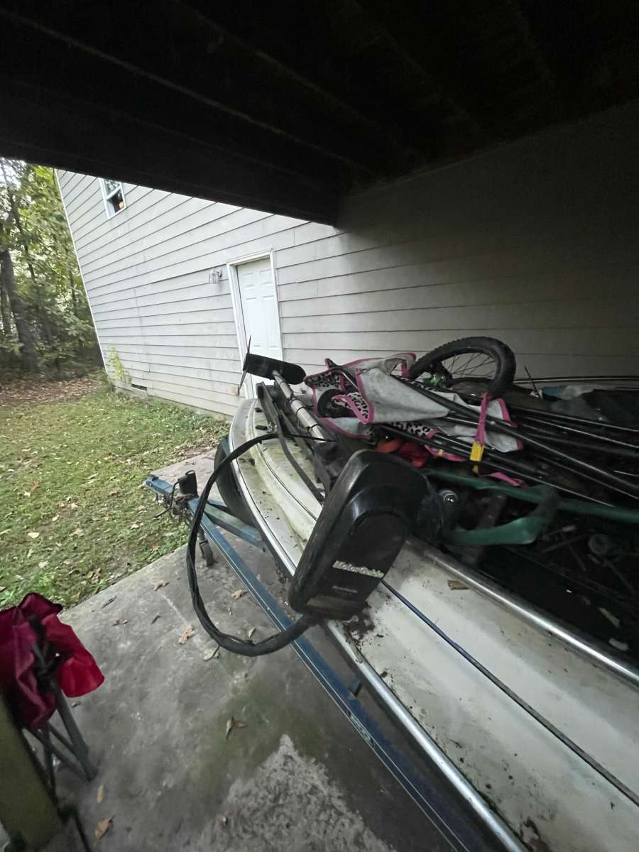 boat runs and works perfect