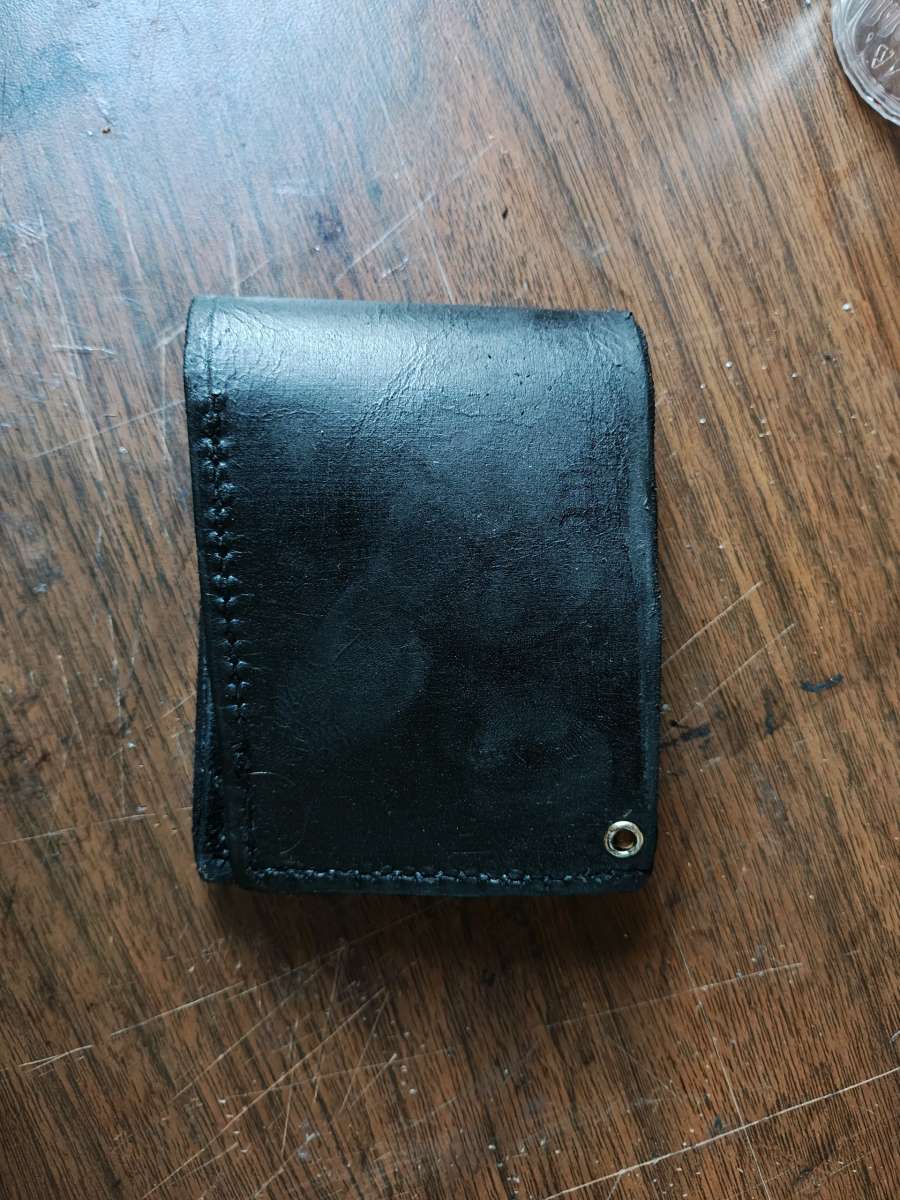 hand crafted leather wallet with elastic in card slots