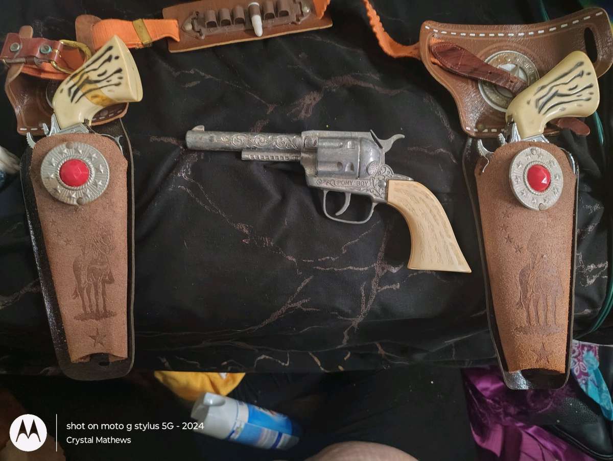 vintage toy cap guns with holster