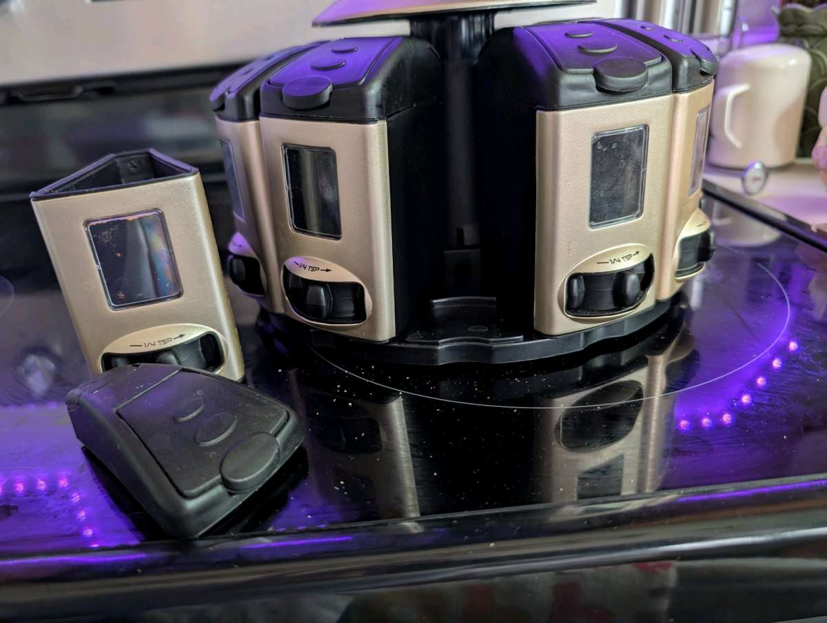 2 Spice rack carousel