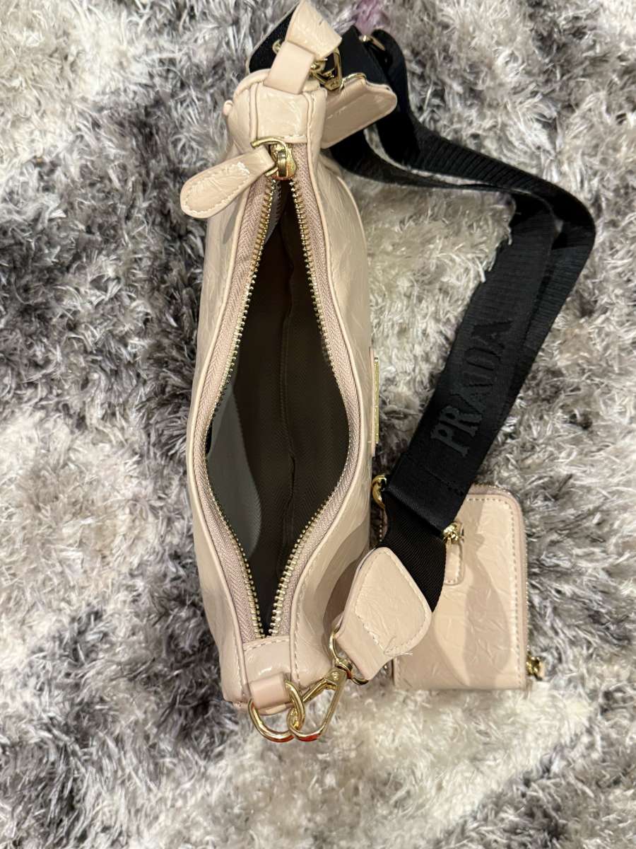 Fashionable Beige Color Handbag