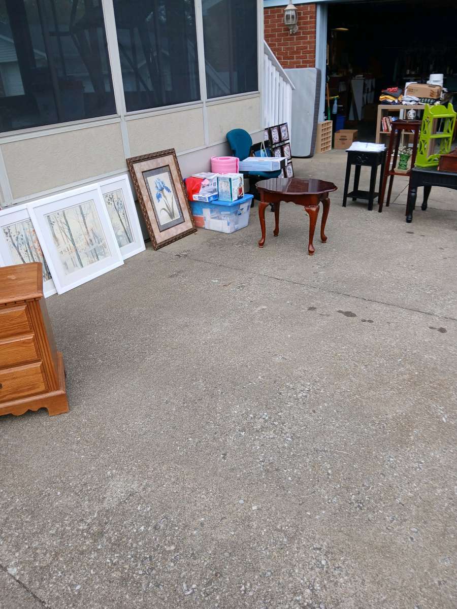 liquidation of all home furnishings clothing dressers art