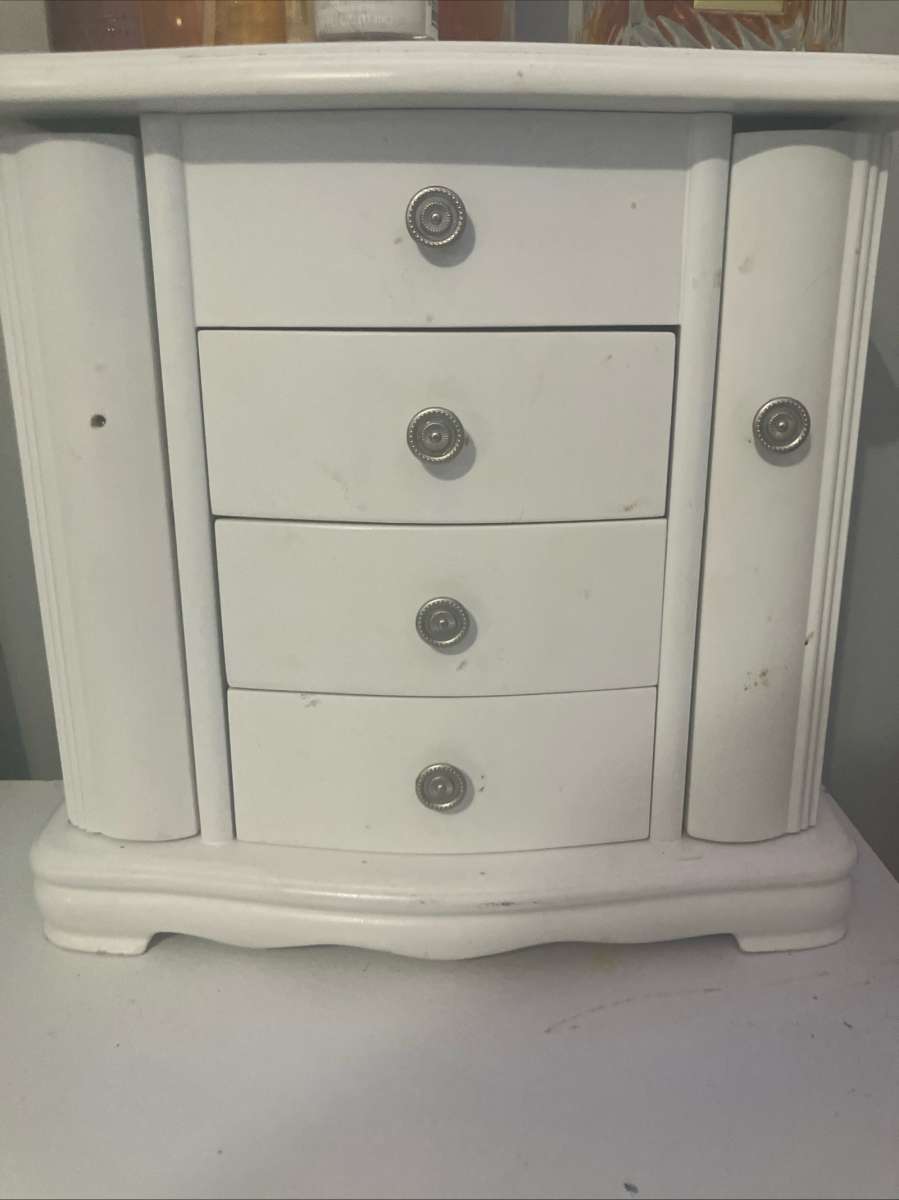 Vintage jewelry box Already used spacious for jewelry and