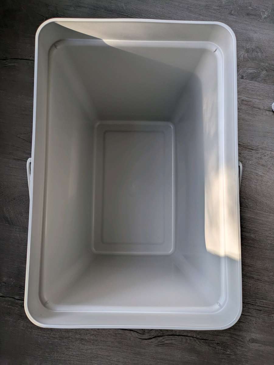 IKEA HALLBAR Bin with Lid Light Gray 6 Gallon