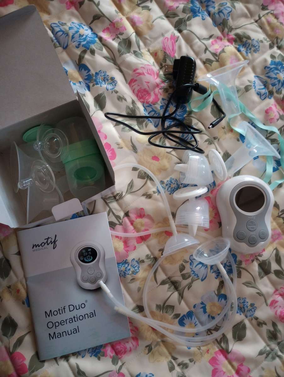 Motif duo breast pump