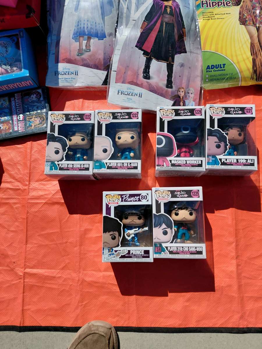 Yard sale at 29800 Boathouse cv menifee ca On Oct 4 from 94