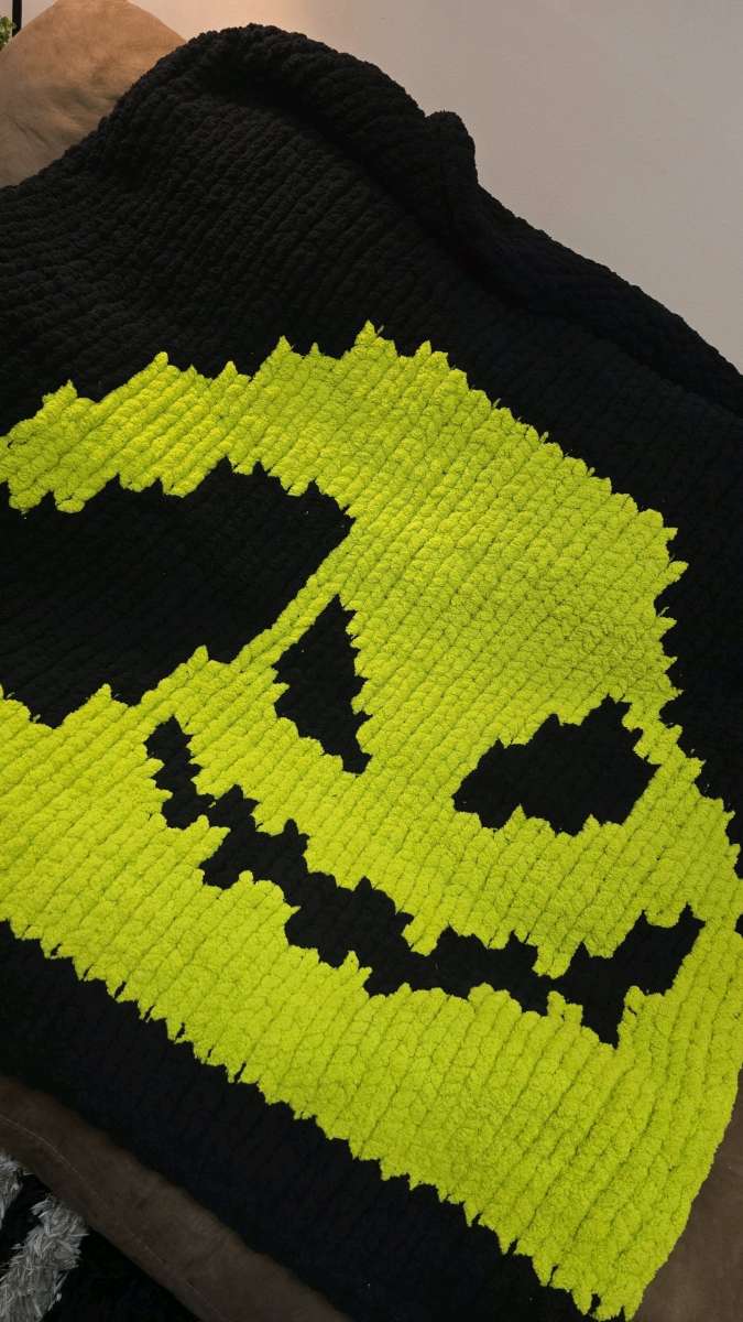 Viral chunky knit blanket Oogie Boogie