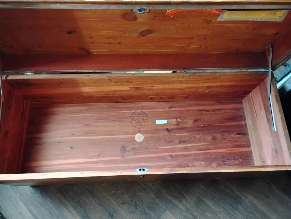 cedar hope chest trunk