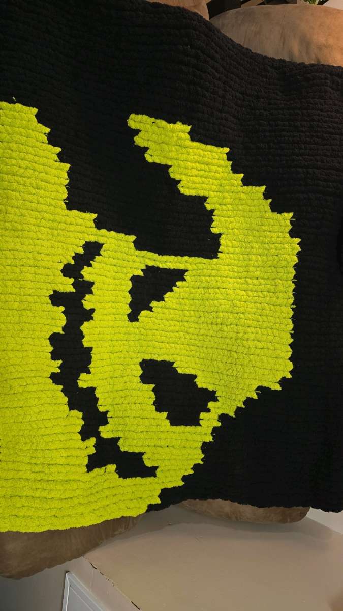 Viral chunky knit blanket Oogie Boogie