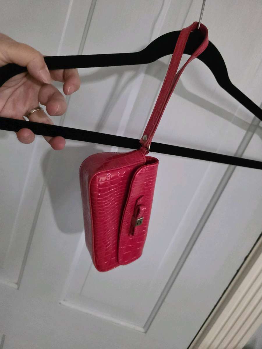 Liz Claiborne clutch wristlet wallet crocodile texture
