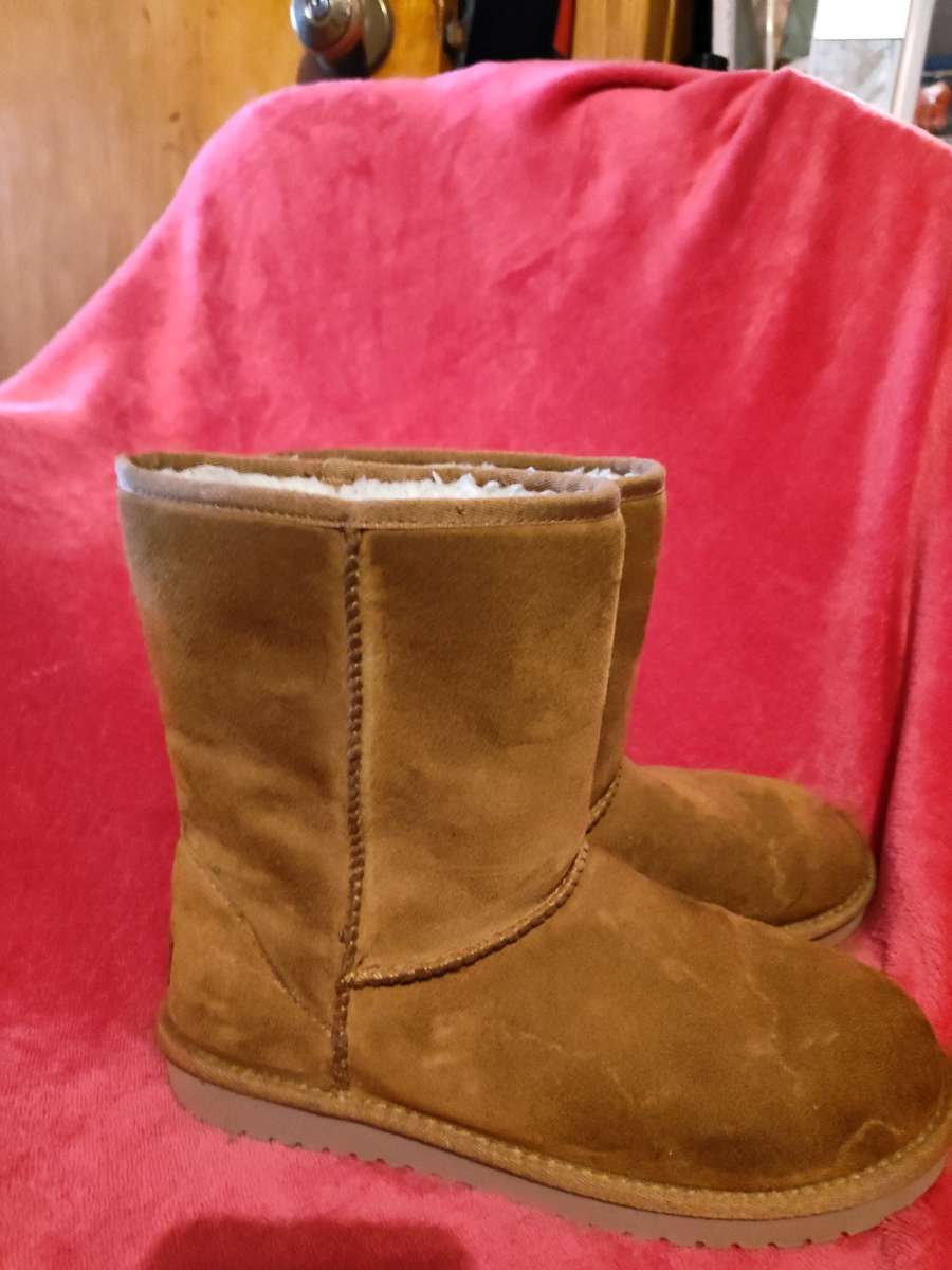 Koolabura by UGG size 8 tan womens boots
