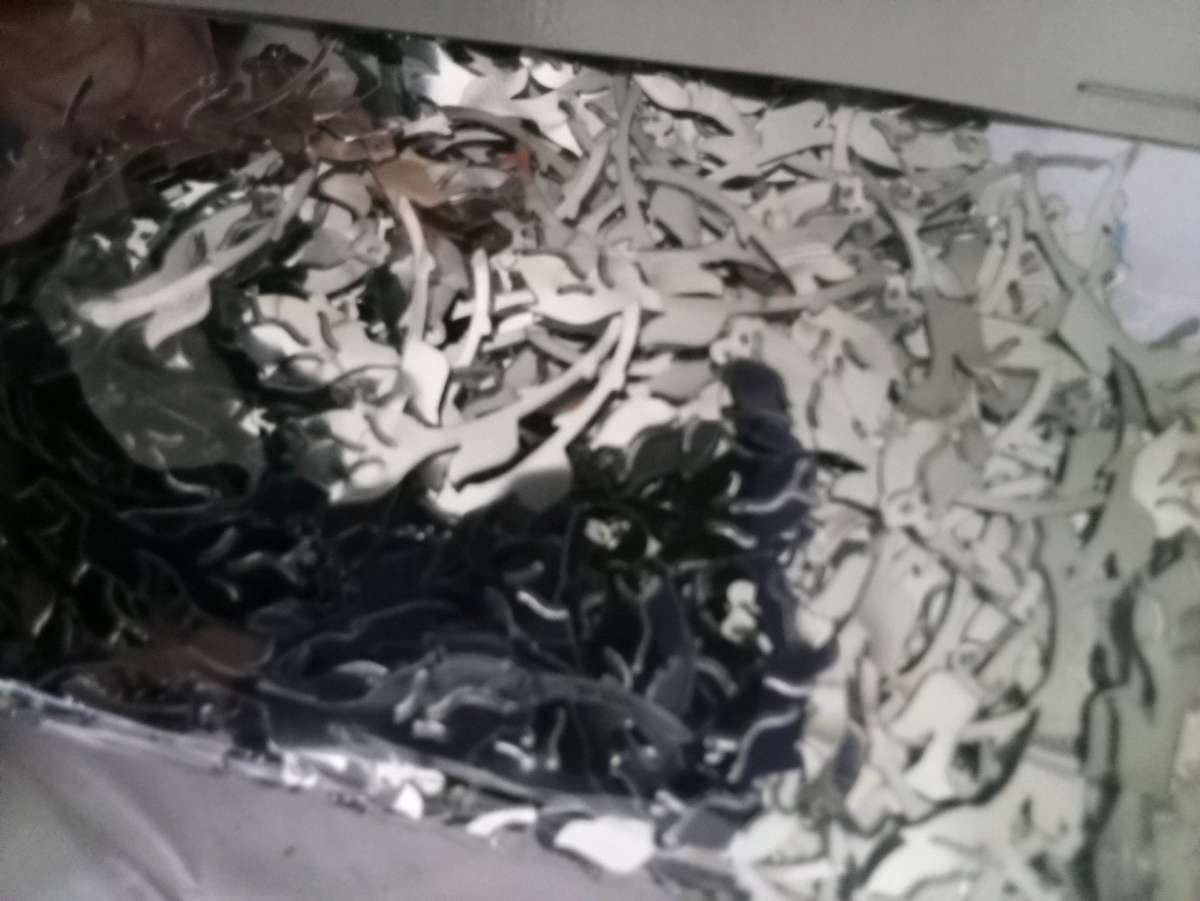 silver rose confetti x5