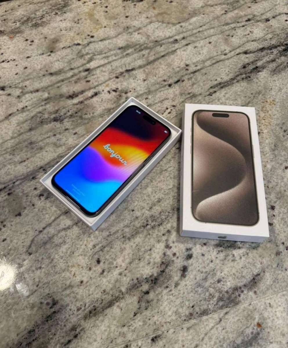 IPhone 15 pro max 256gb unlocked