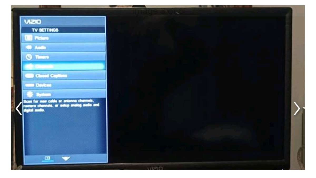 Element 24in TV and Remote