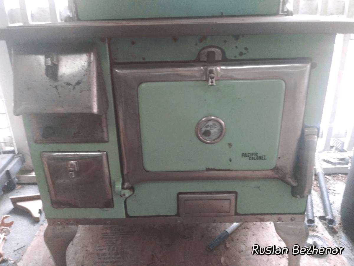 wood burning kitchen stove