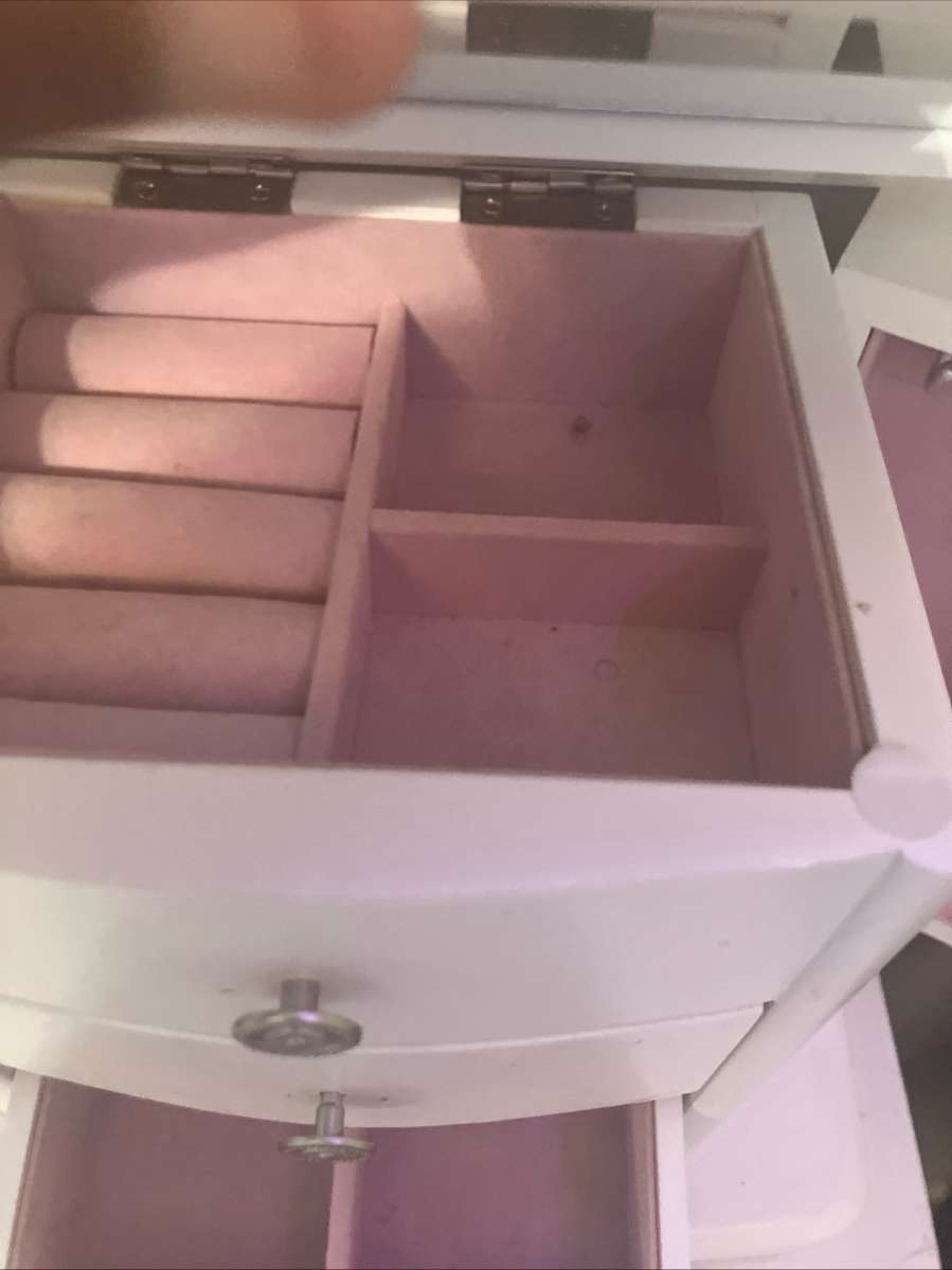 Vintage jewelry box Already used spacious for jewelry and