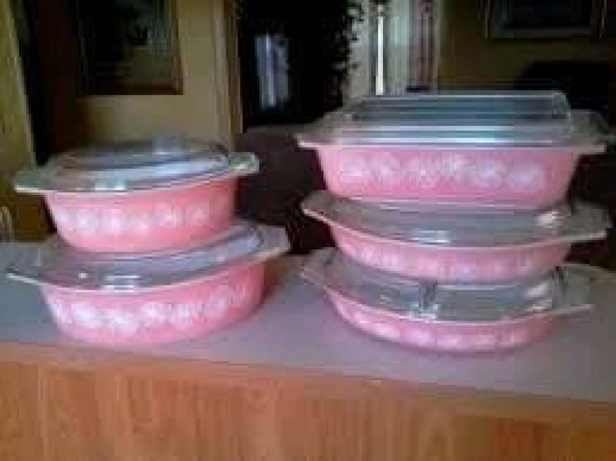 pink Pyrex vintage dishes