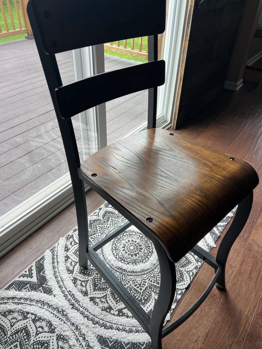 Four Of Yaretzi 25 Counter Bar Stools