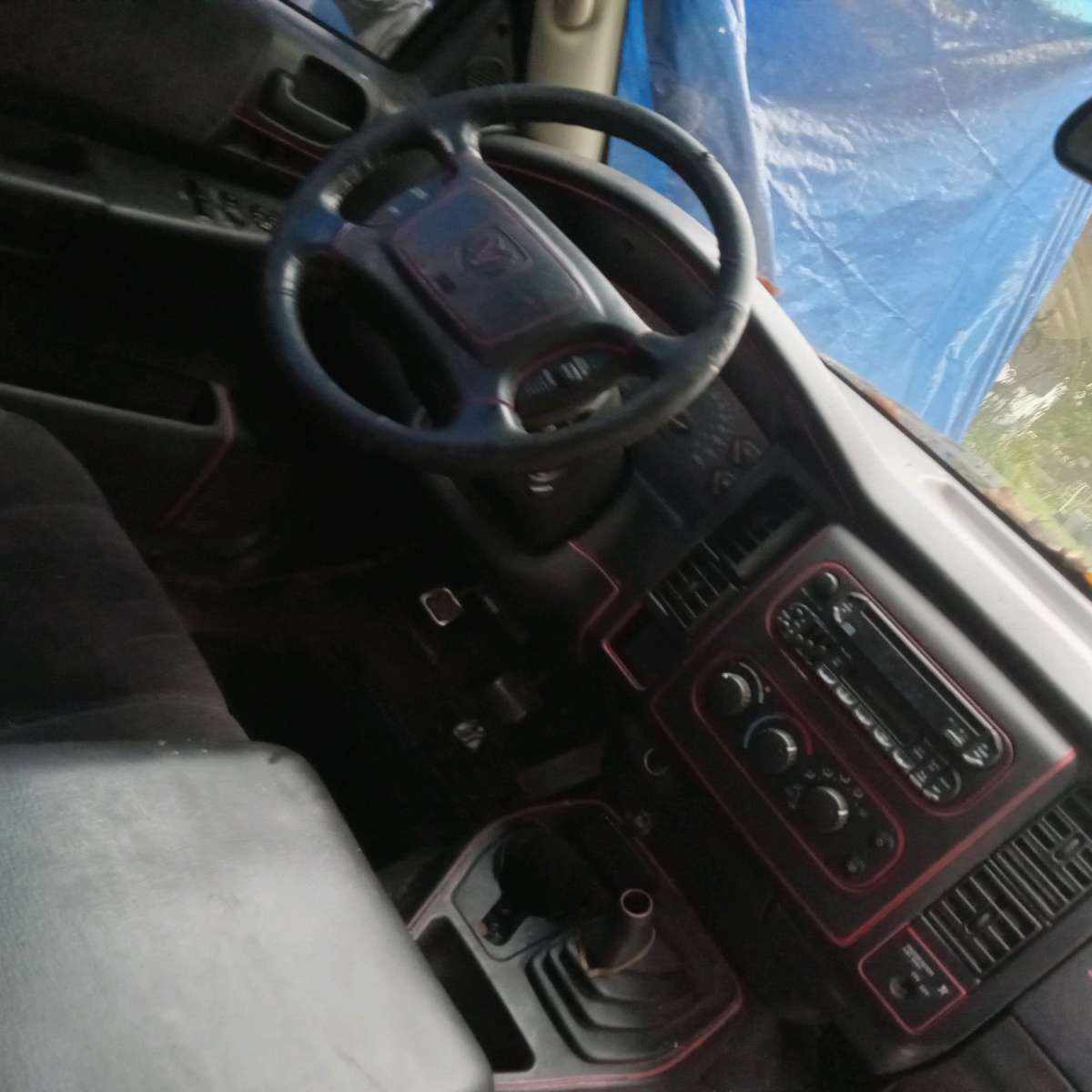 01 dakota sport extcab 47 v8 5spd  needs transmission repair