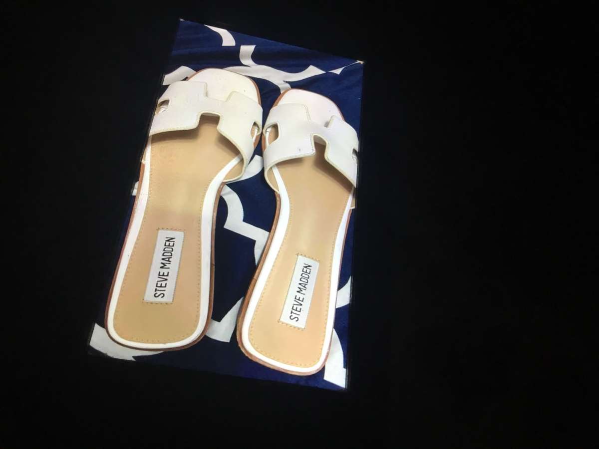 womans sandals size 8