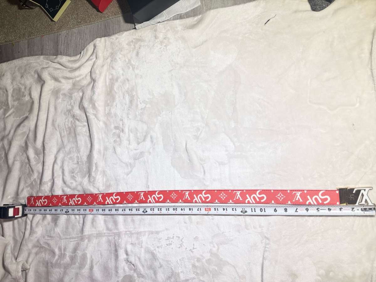 LV Supreme belt