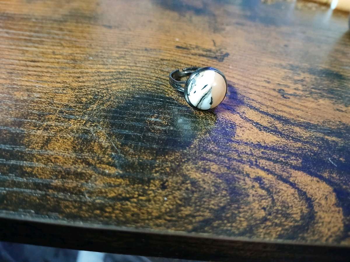Adjustable Iron Ring with Painted Synthesized Turquoise 12mm