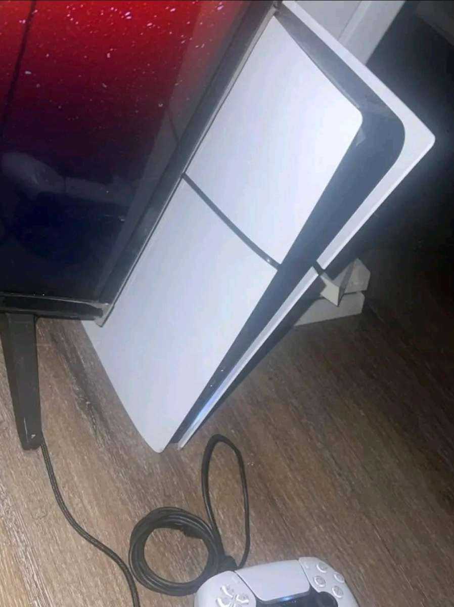 1tb slim white ps52 white
